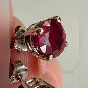 Like New 14K Red Ruby Stud Earrings